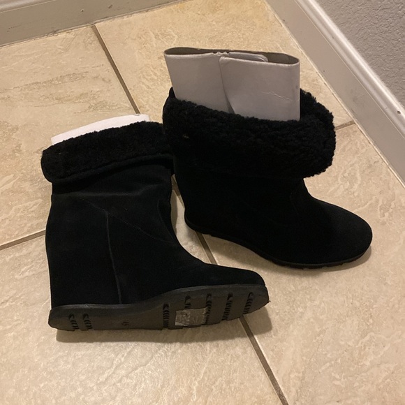 Brand New Ugg with Kyra black - Picture 6 of 9